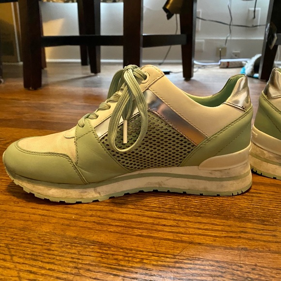 🐞 MICHAEL Michael Kors sneakers 🐞 (2 for $50) - Picture 6 of 10